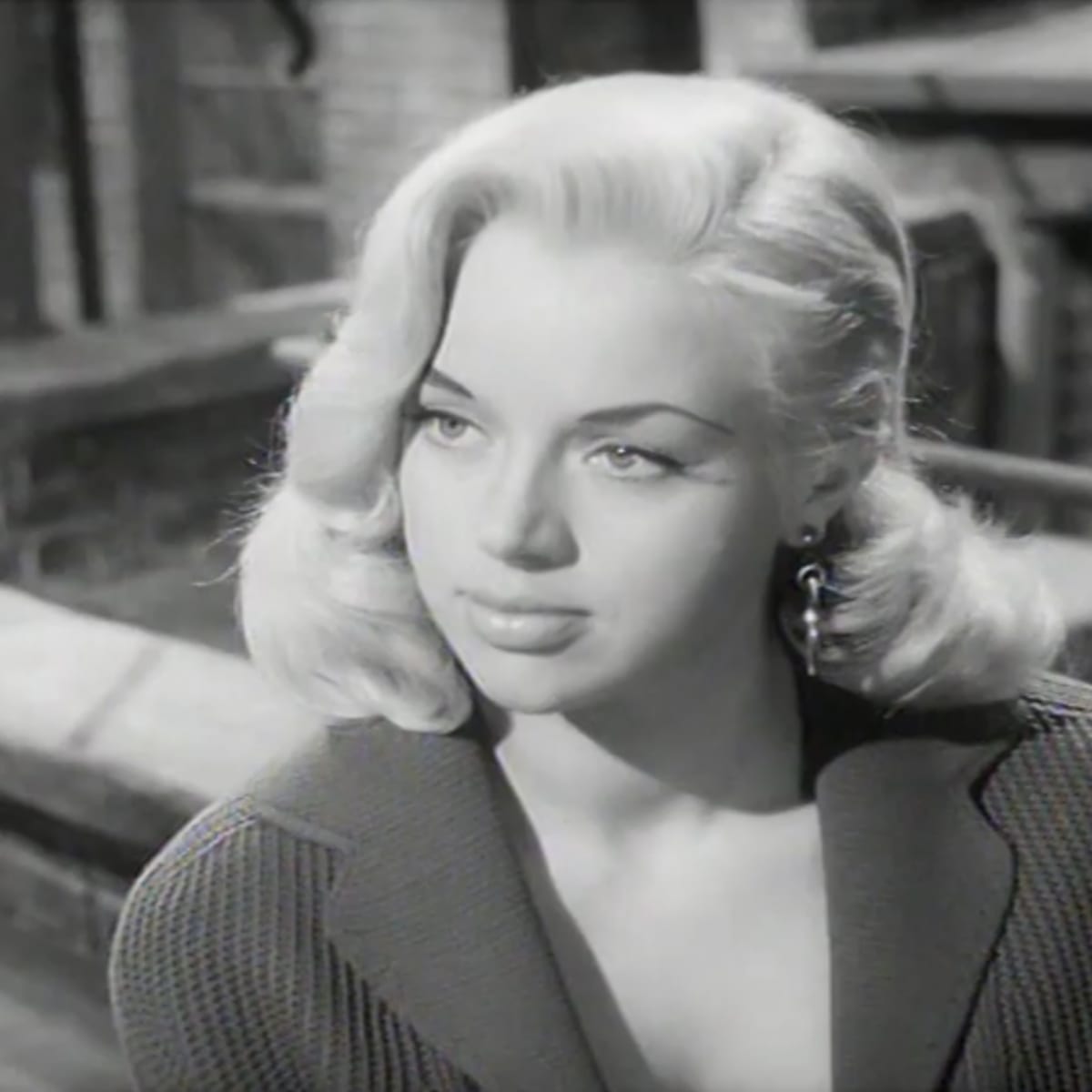 Blonde shows a Marilyn Monroe robbed of motherhood
