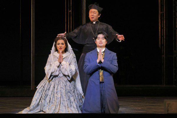 Amina Edris (Juliet), Wei Wu (Friar Laurence) and Duke Kim (Romeo) (Photo: Cory Weaver)