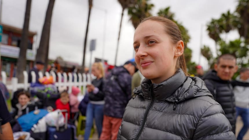 It took Victoria Markuleva, a Ukrainian mother of three, a month to make it from Poland to the San Ysidro border between San Diego and Tijuana on March 31. Photo by Manuel Ocaño for palabra.