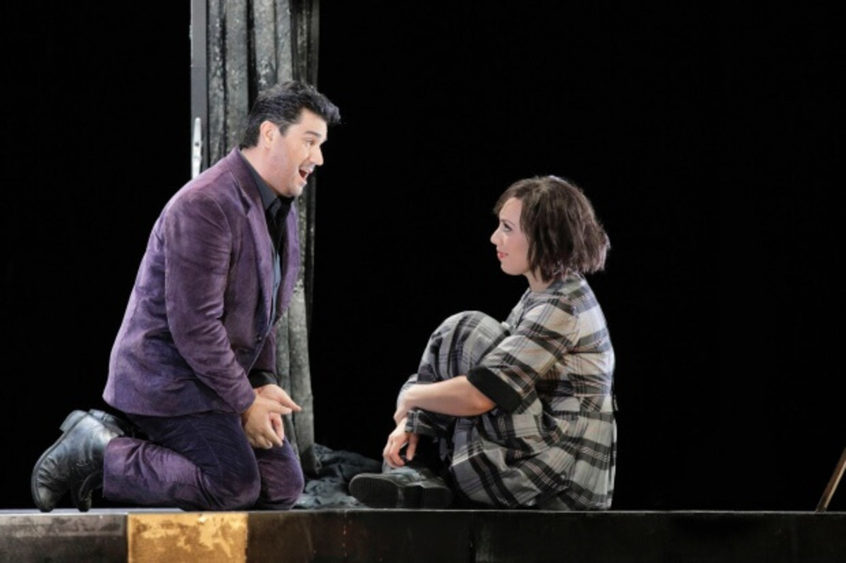 Saimir Pirgu as Rodolfo and Marina Costa-Jackson as Mimi